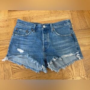 Levi’s 501® Original Fit High Rise Women’s Shorts, Medium Wash, Women’s Size 27